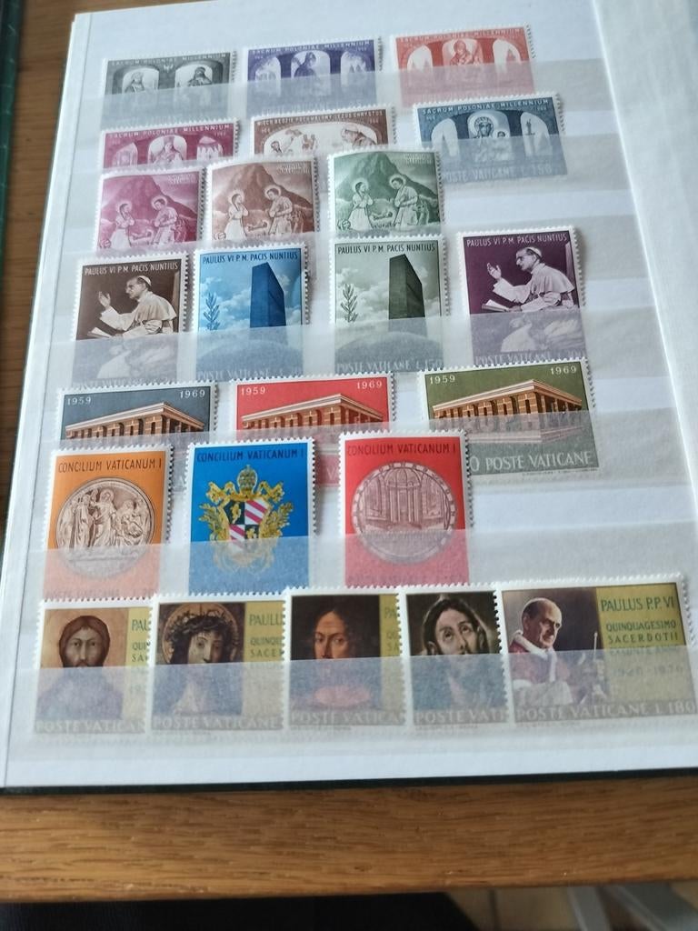 Vaticaan - 30 postfrisse reeksen., Ophalen of Verzenden