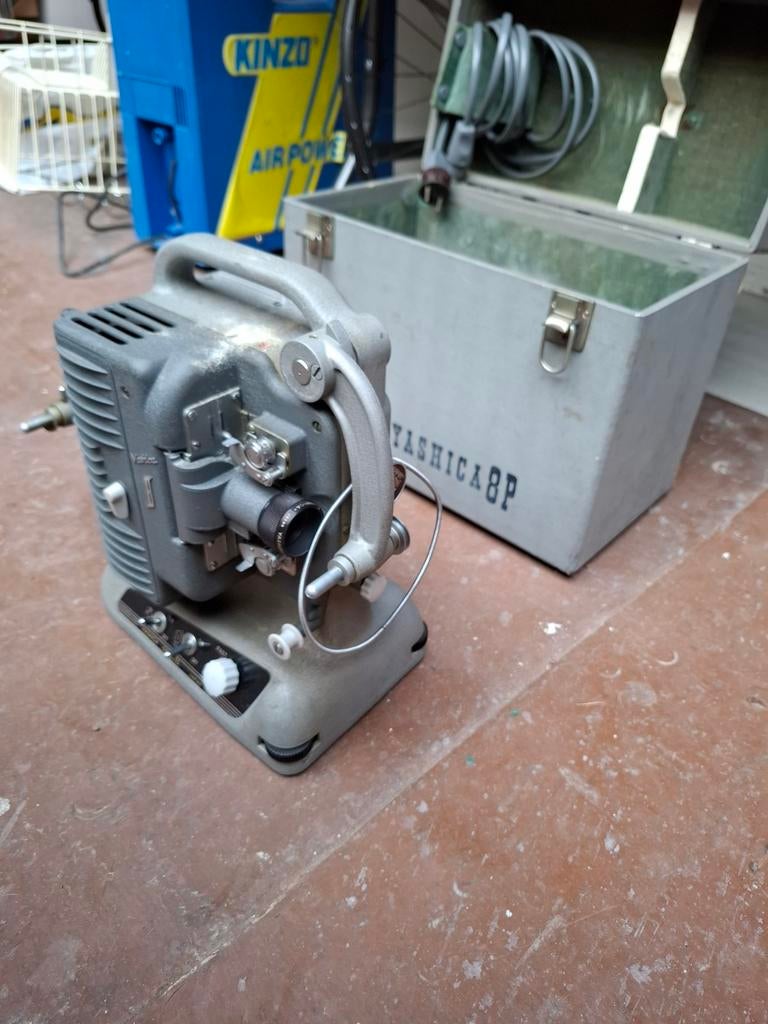 Vintage Yashica 8mm projector, Ophalen