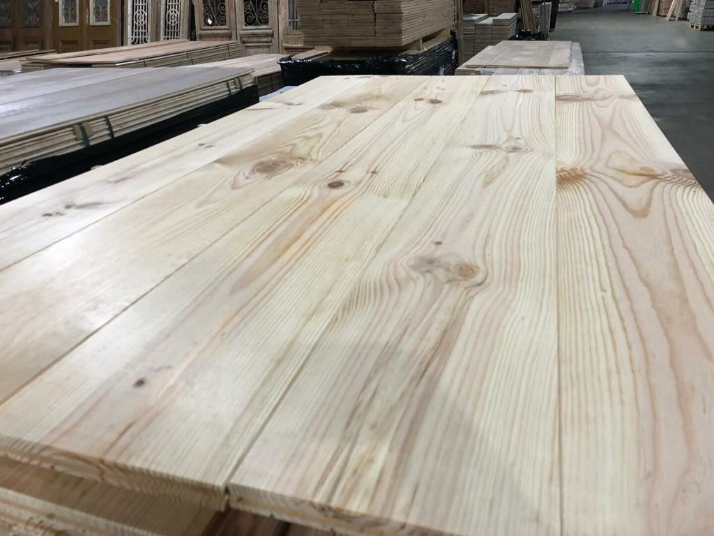 RESTE EN BOIS ; SOL EN PIN DE MER DE 126 M2, PIN MASSIF, Enlèvement