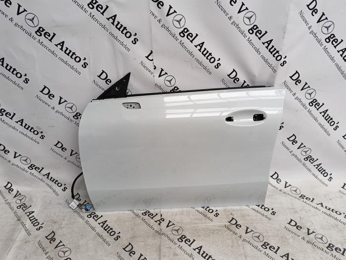 Portier 4Deurs links-voor van een Mercedes CLA (9144), Gebruikt, -, Deur, Ophalen of Verzenden