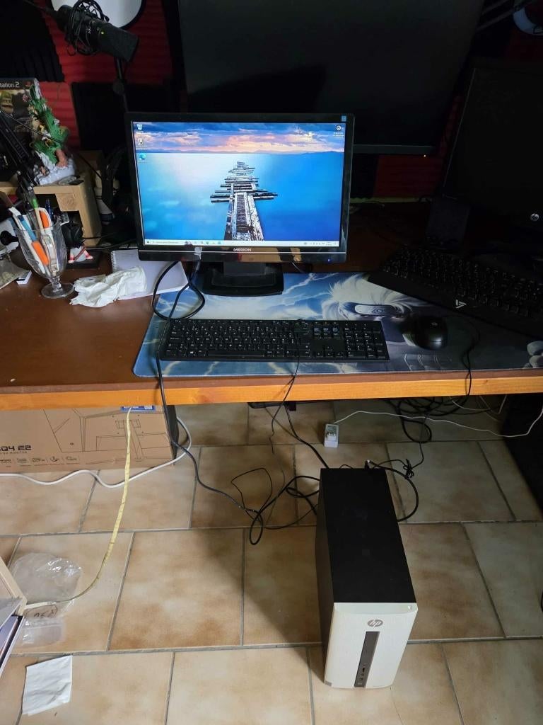 Ordinateur de bureau, Computers en Software, Desktop Pc's, Gebruikt, 2 tot 3 Ghz, HDD, SSD, 8 GB, Met monitor, Ophalen