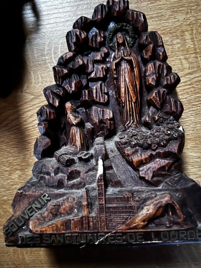 Houten beeld uit Lourdes 18 cm, Antiek en Kunst, Ophalen