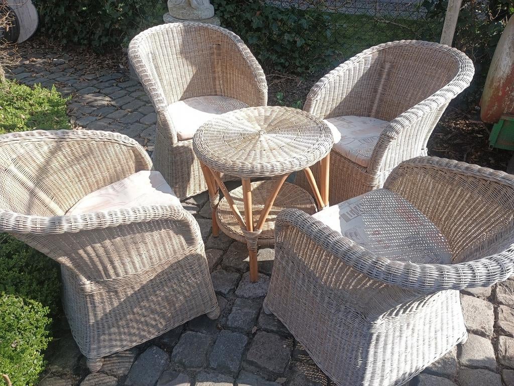 Rotan set 4 zitjes +2 groene zitjes en 1 rond tafeltje, Enlèvement, Rotin
