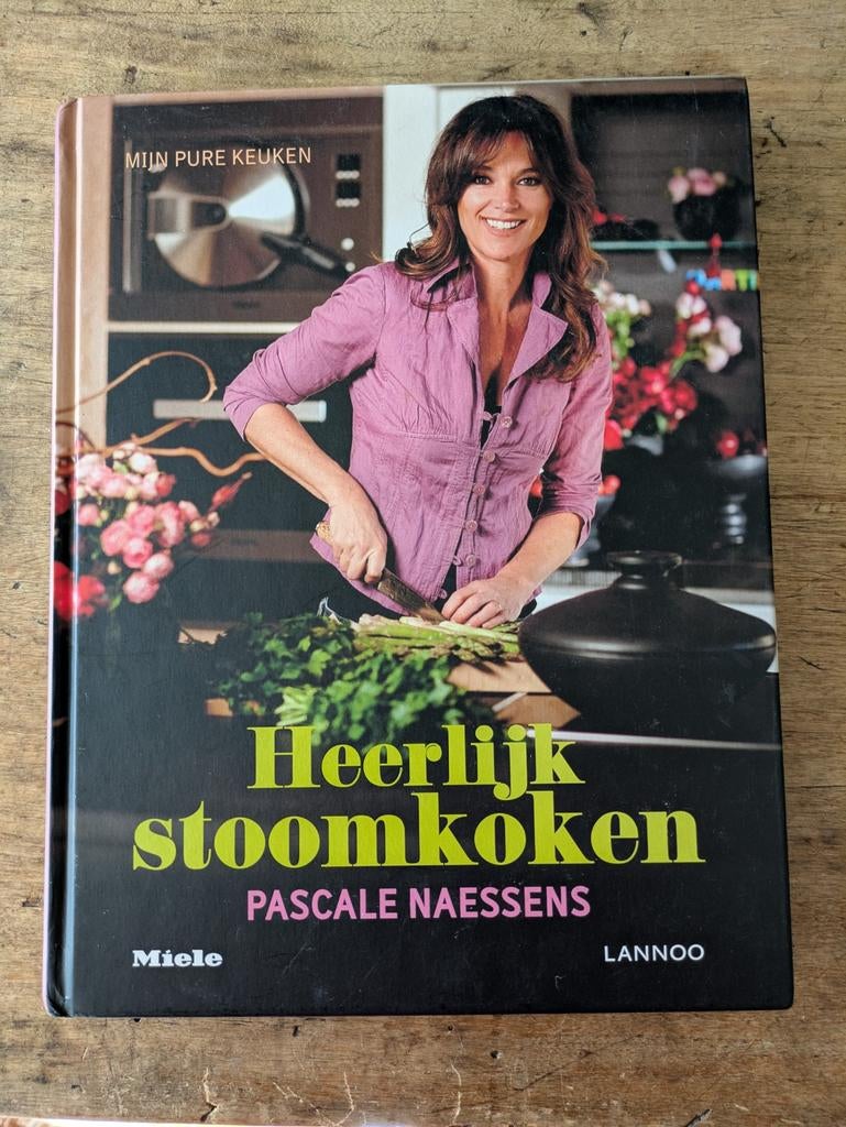 Boek Heerlijk stoomkoken / Pascale Naessens, Boeken, Ophalen of Verzenden, Gelezen, Pascale Naessens