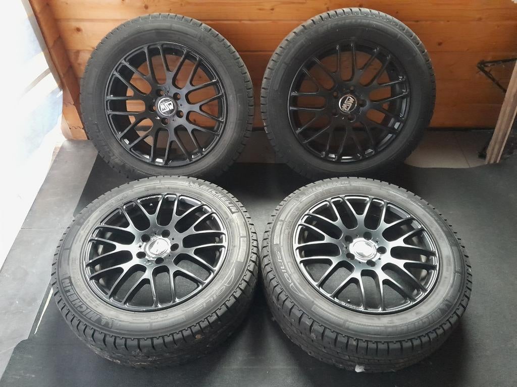 Velgen Opel vivaro nissan primastar  Renault trafic, Auto-onderdelen, Ophalen, 17 inch, Band(en)