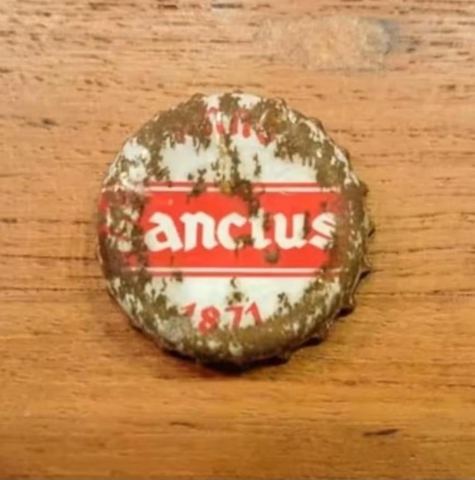 Bouchon de bouteille, Sanctus, Collections, Envoi