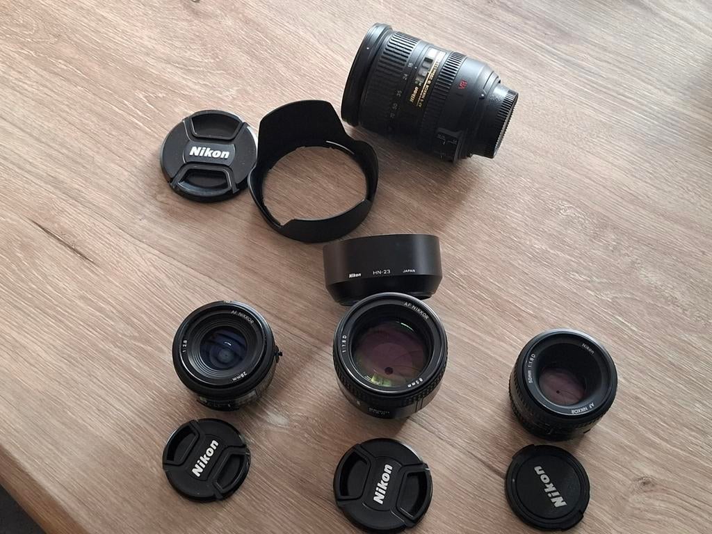 Nikon lenzen AF-D 50 1.8 AF-D 85 1.8 AF-D 28 2.8 AF-S 18-200, Audio, Tv en Foto, Ophalen of Verzenden, Zo goed als nieuw, Standaardlens