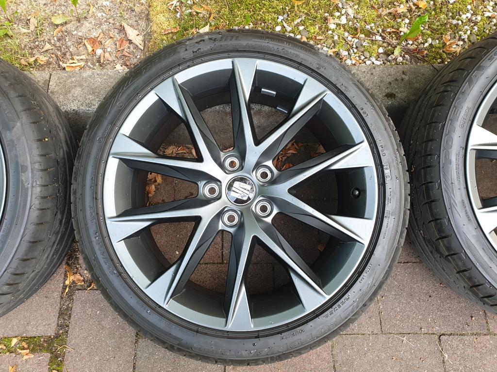 Jantes Seat Leon originales de Seat Leon FR Black Edition, Autos : Pièces & Accessoires, Enlèvement, 18 pouces, Pneus été, Pneus et Jantes