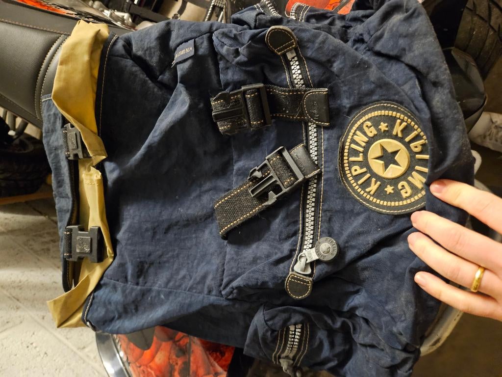 cartable Kipling, Enlèvement