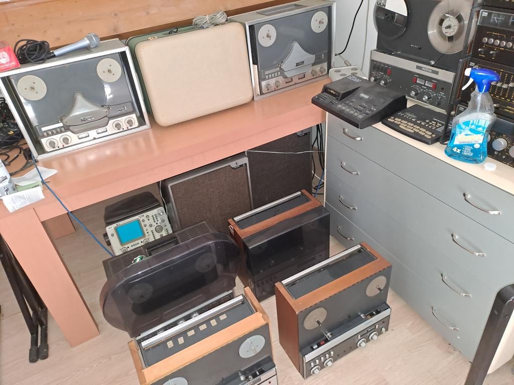 8 bandrecorders revox, Enlèvement