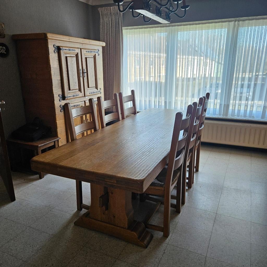antieke eiken eetplaats (tafel, stoelen, kast en dressoir), Ophalen