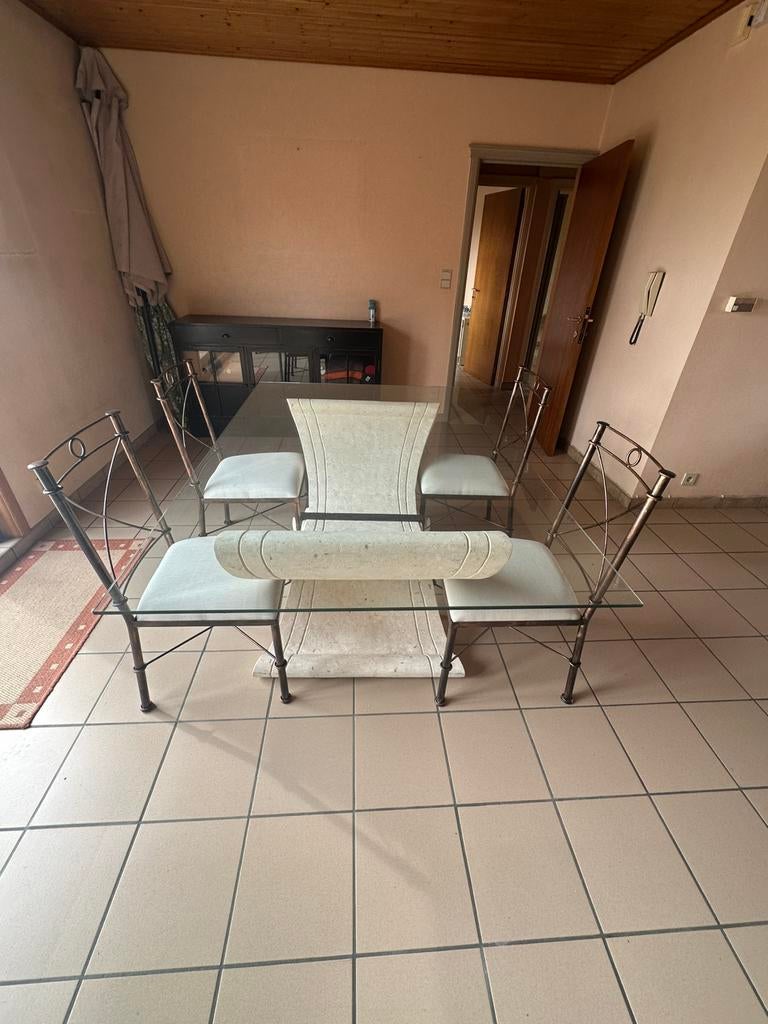 Tafel met stoelen, Ophalen, Zo goed als nieuw