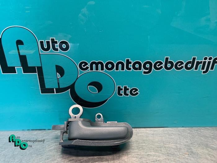 Poignée portière 4portes avant gauche d'un Toyota Yaris Ve, Autos : Pièces & Accessoires, -, 3 mois de garantie, Toyota, Utilisé