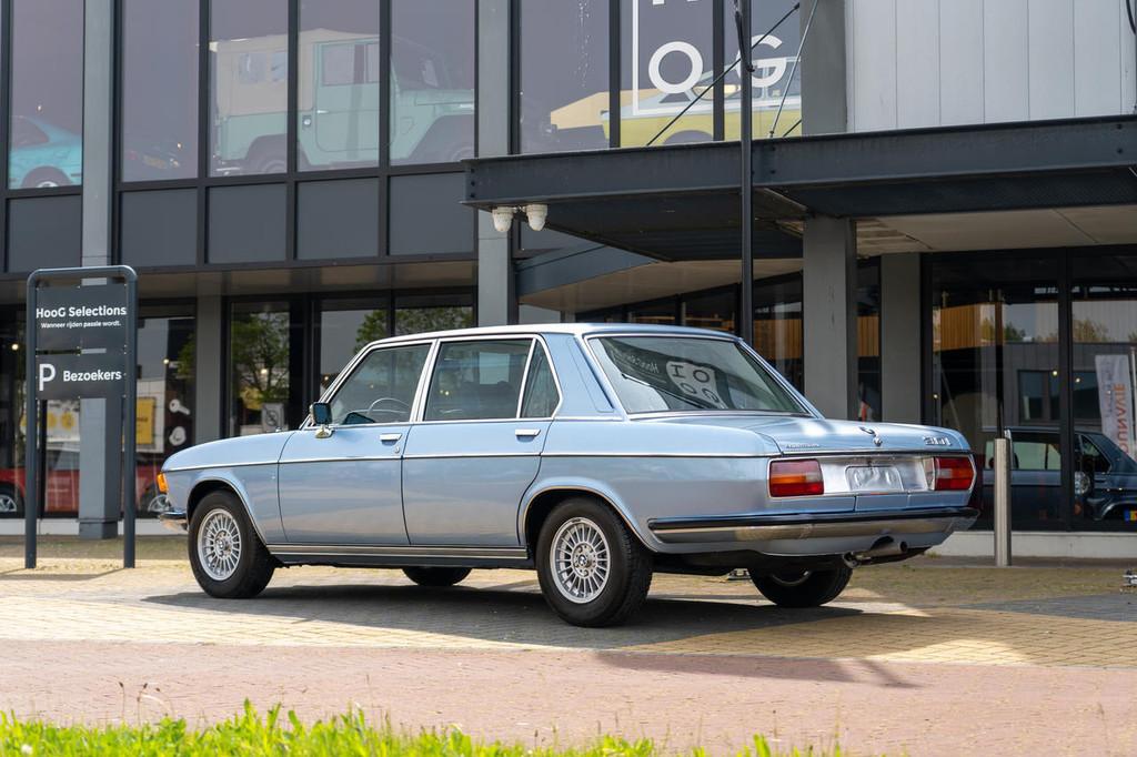 BMW E3 3.0 Li (bj 1977, automaat), Automaat, 4 deurs, 179 pk, Blauw