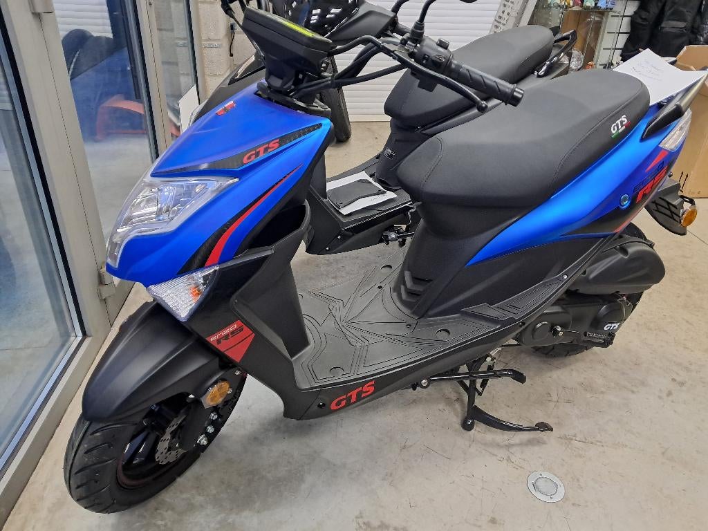 Gts Naked 25kmh Neuf, Neuf, Ac2roues@hotmail.com, 49 cm³, Enlèvement