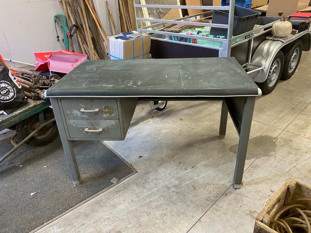 Industrieel ijzeren bureau., Maison & Meubles, Bureaux, Industriel, Enlèvement, Utilisé