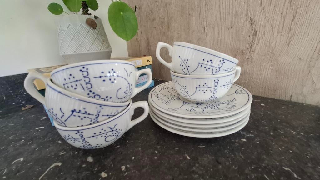 BOCH kopjes met schoteltjes – €25, Antiek en Kunst, Ophalen