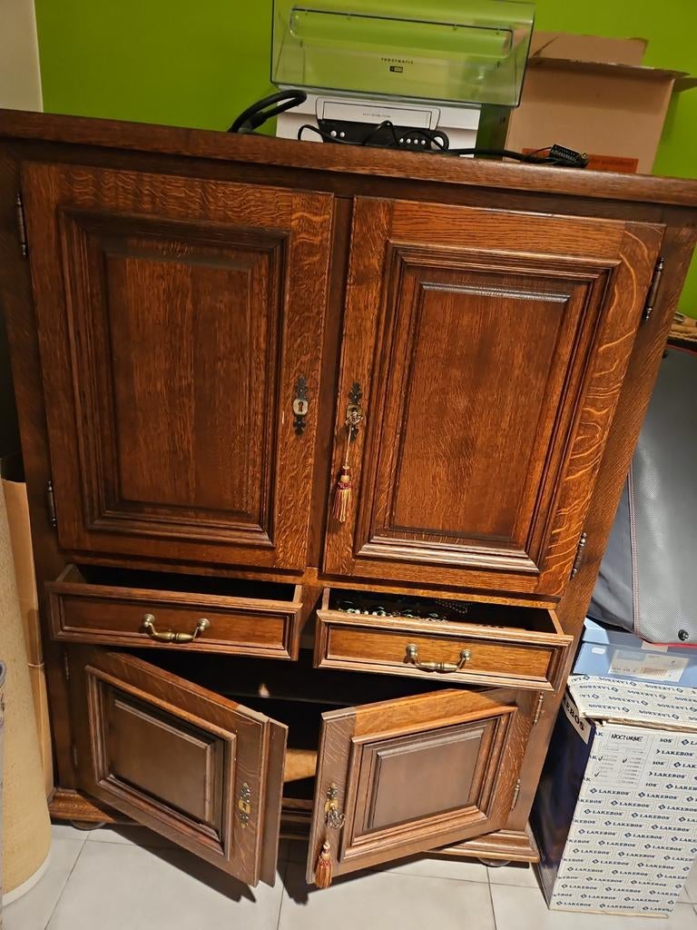 Opbergkast in donker bruine eik., Enlèvement