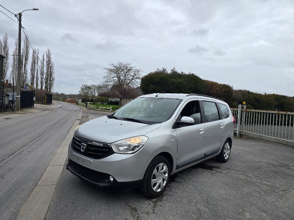 Dacia Lodgy 1.6i - 117 000 km - 02/2013 - 7 plaatsen, Autos, Dacia, Achat, 4 portes, Entreprise, 7 places