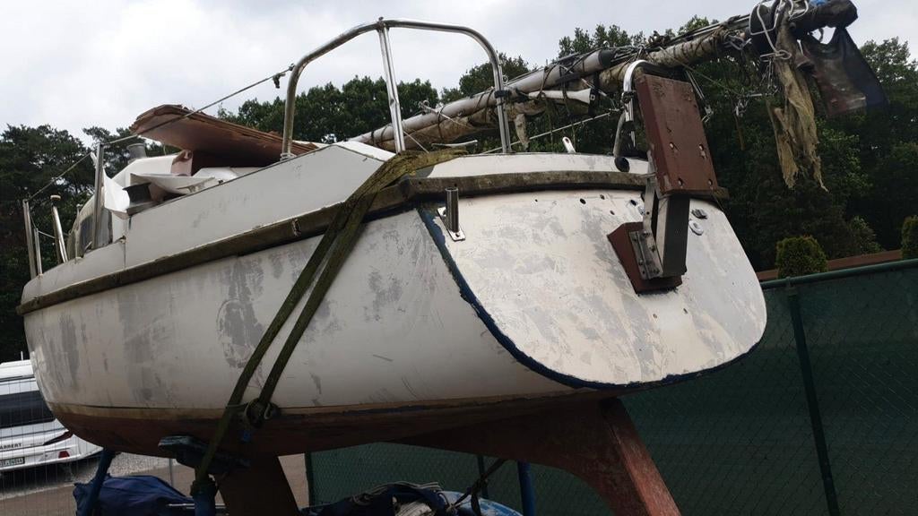 Kleine ,zeilboot met buitenboordmoter, kompleet ., Ophalen of Verzenden