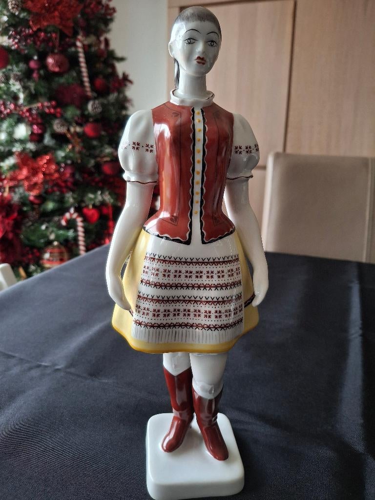 Figurine hongroise porcelaine Hollohazi, Enlèvement