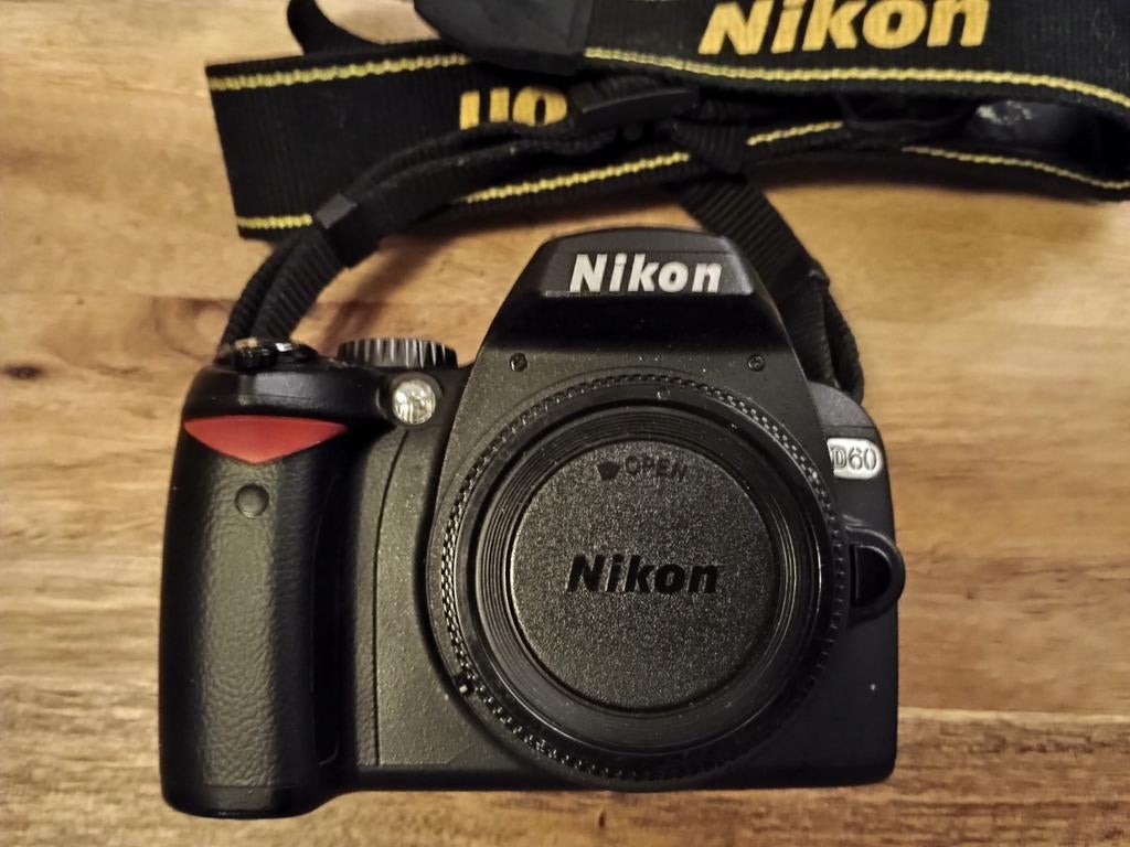 Nikon DX digitale camera's + 1 FX camera - weinig clicks!, TV, Hi-fi & Vidéo, Appareils photo numériques, Enlèvement, Nikon