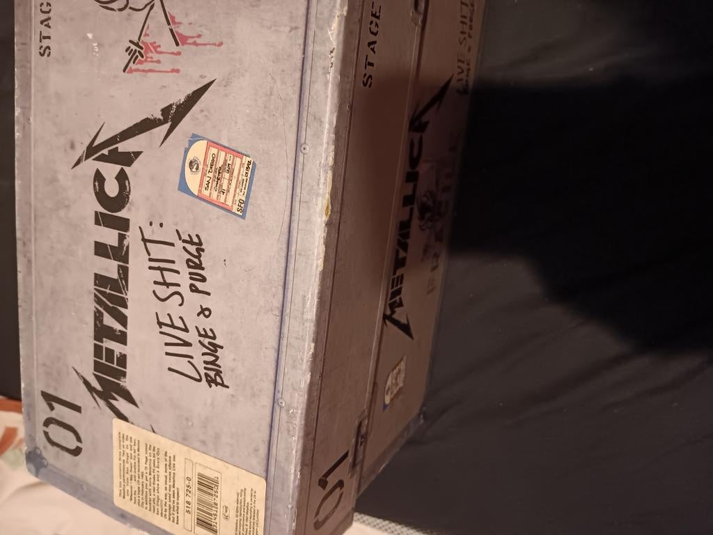 Metallica live shit binge and purge box VHS en cd's, Ophalen of Verzenden, Gebruikt, Boxset