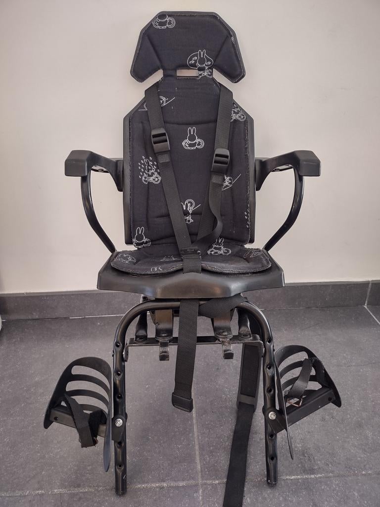 Mooi zwart fietsstoeltje - GMG, Fietsen en Brommers, Fietsaccessoires | Fietsstoeltjes, Ophalen, Zo goed als nieuw, Achterzitje