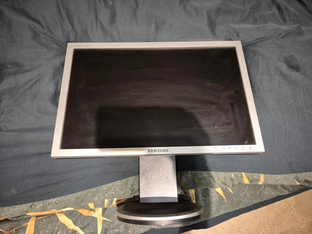 Moniteur PC Samsung 205 BW, Enlèvement, Incurvé