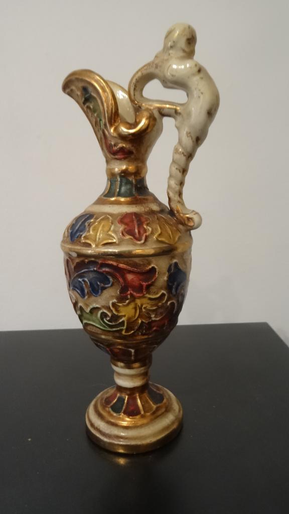 Aiguière décorative en céramique avec des feuilles., Antiquités & Art, Enlèvement ou Envoi