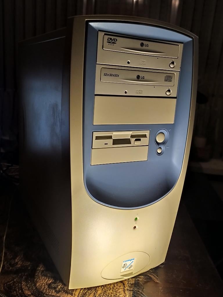 Computer met windows xp rpof, Computers en Software, Vintage Computers, Ophalen of Verzenden