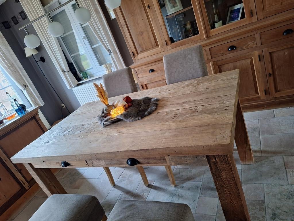 Mooie doorleefde tafel in vol teakhout met 4 stoelen, Enlèvement