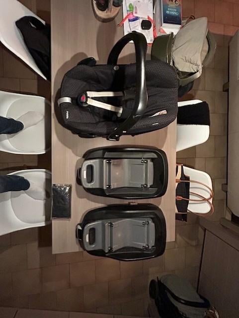 Maxi-Cosi FamilyFix Isofix bases (2x) + Maxi-Cosi autostoel, Kinderen en Baby's, Autostoeltjes, Gebruikt, Maxi-Cosi, Isofix, Ophalen