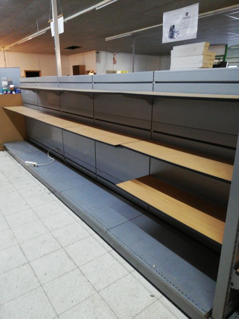 Stevige winkelrekken, Zakelijke goederen, Ophalen