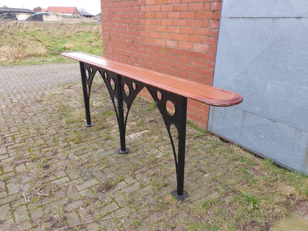 Lange hangtafel met gietijzeren onderstel, Enlèvement, Utilisé