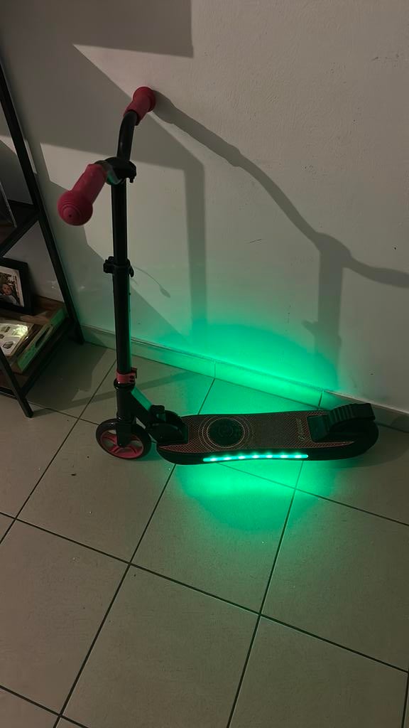 Trottinette électrique pour enfants, Vélos & Vélomoteurs, Trottinettes, Comme neuf, Enlèvement