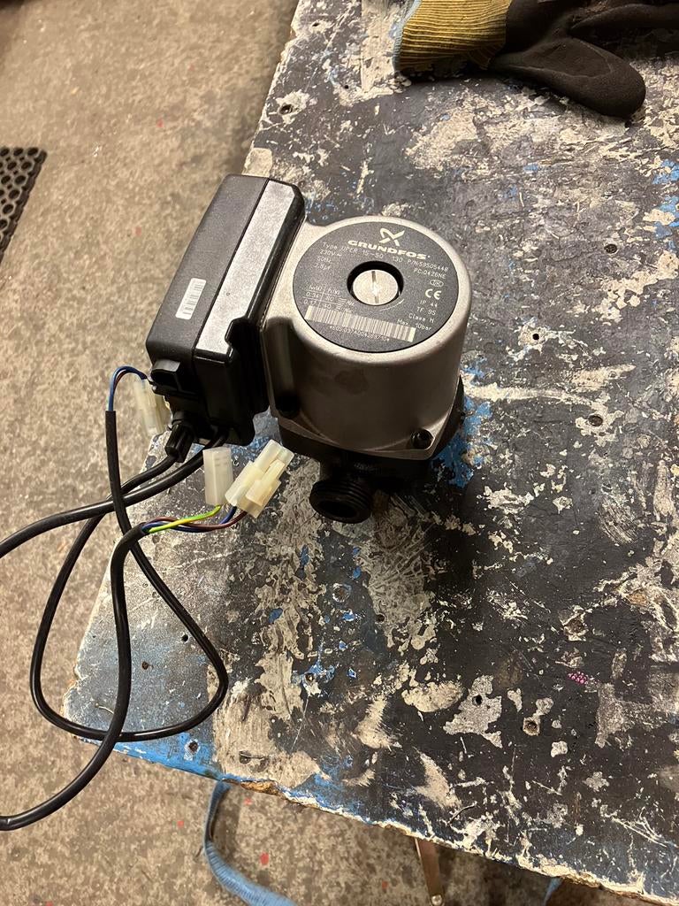 Te koop Grundfos ciculatiepomp Upper 15-50, Ophalen, Gebruikt