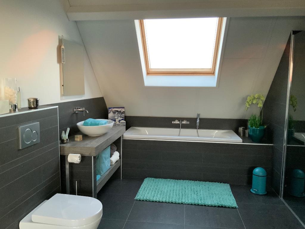 Badkamer, Ophalen, Info@merckaertinterieur.be, Zo goed als nieuw, Minder dan 100 cm