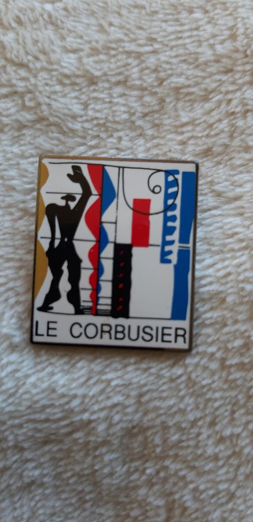 Le Cobusier email pin.Vintage. Zeldzaam. Prima staat., Ophalen of Verzenden