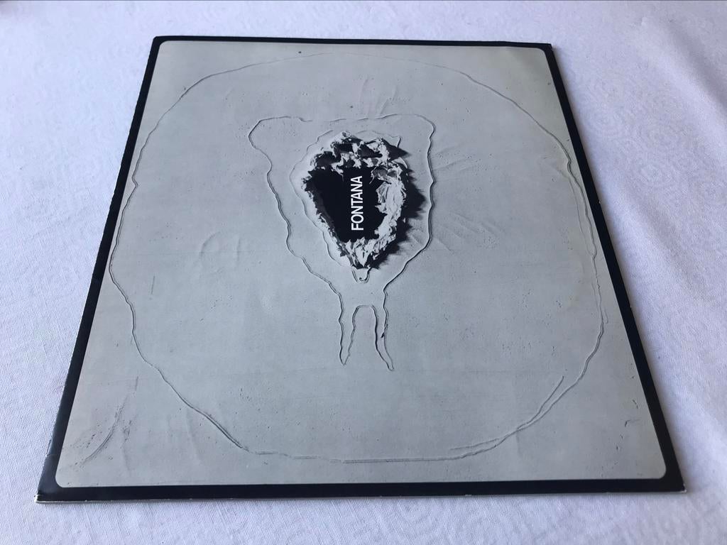 Lucio Fontana Paintings Sculptures 50pag, Ophalen of Verzenden, Zo goed als nieuw, Schilder- en Tekenkunst