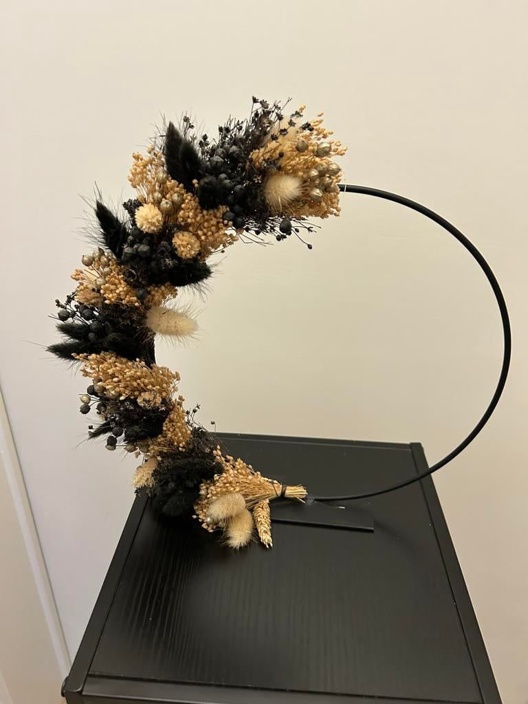 Decoratieve zwarte metalen staander met droogbloemen, Ophalen, Zo goed als nieuw