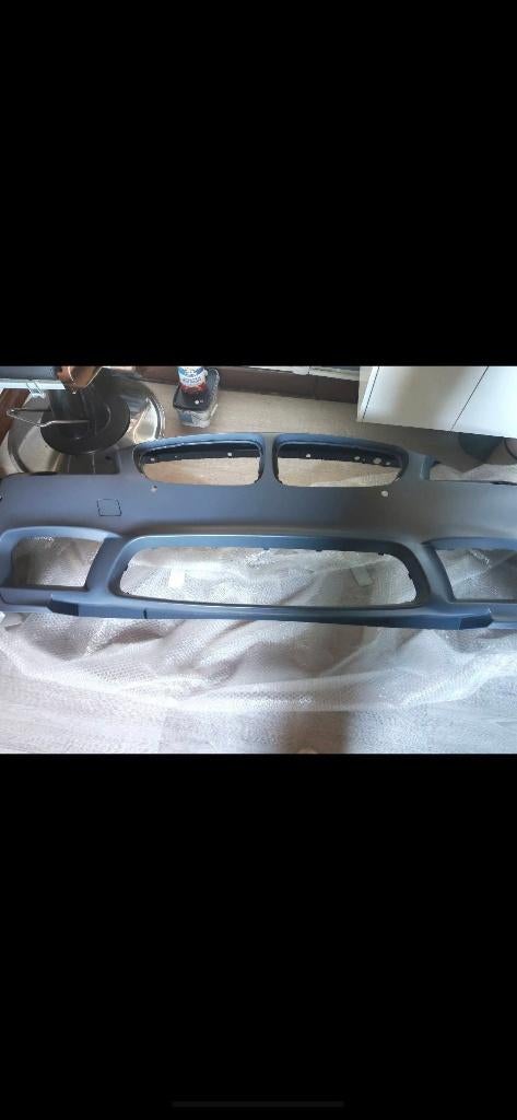 Pare choc neuf bmw f10, Autos : Pièces & Accessoires, Enlèvement, Neuf, BMW, Pare-chocs