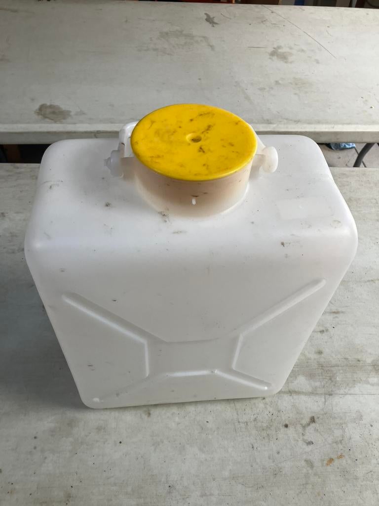 Warerkruik met pomp, Ophalen, Zo goed als nieuw