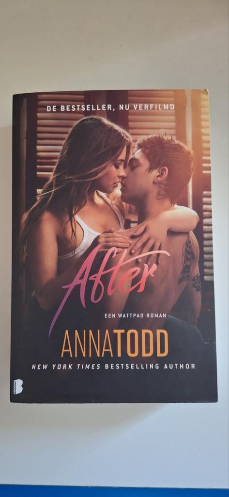 Anna Todd - Hier begint alles, Boeken, Literatuur, Zo goed als nieuw, Ophalen of Verzenden
