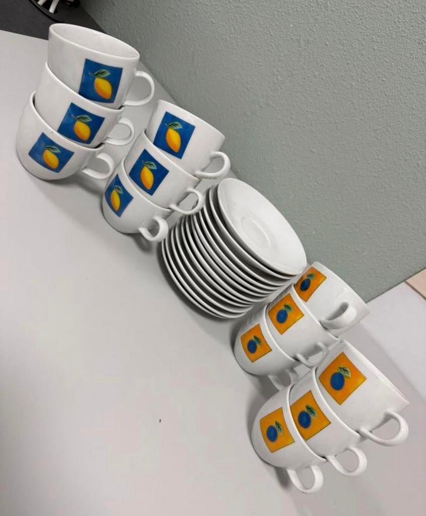 Vintage 12-delige kop & schotel kleurrijk retro fruitdesign, Ophalen of Verzenden, Zo goed als nieuw, Aardewerk, Kop(pen) en/of Schotel(s)