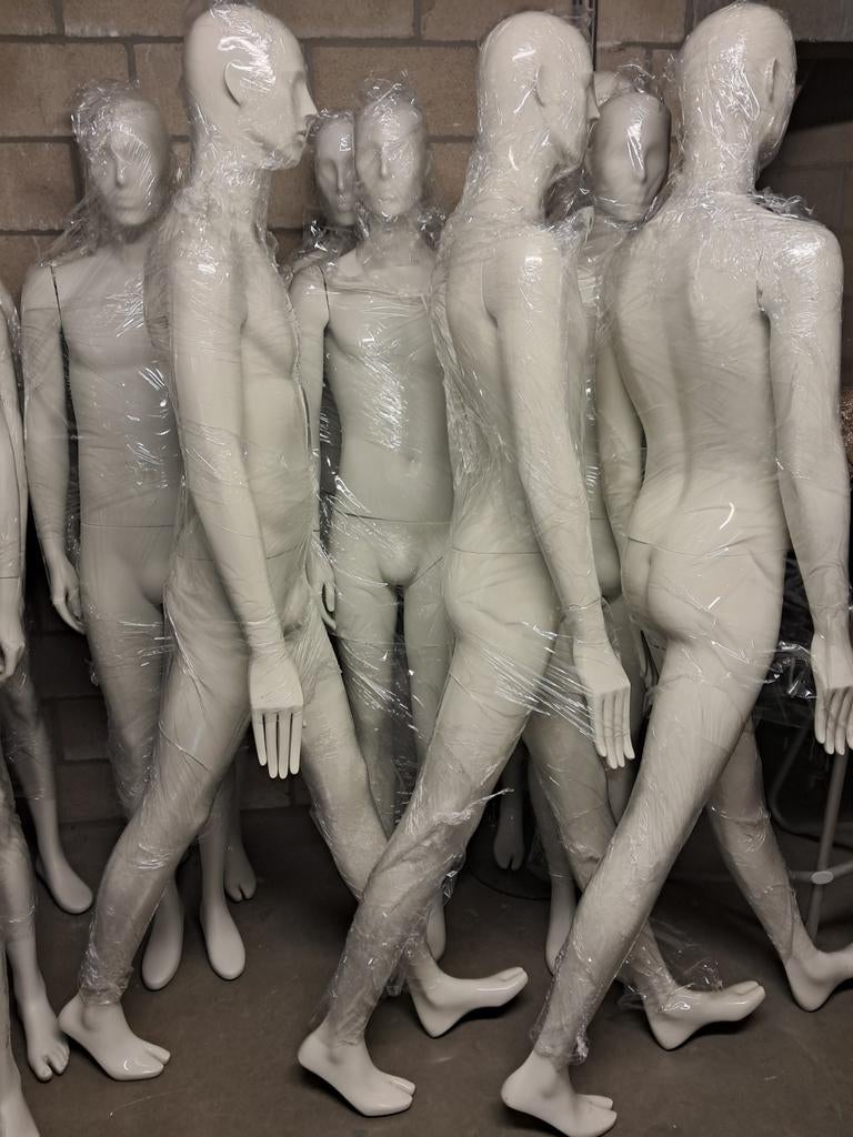 Verhuur-huur paspoppen,etalagepoppen,mannequins,buste,