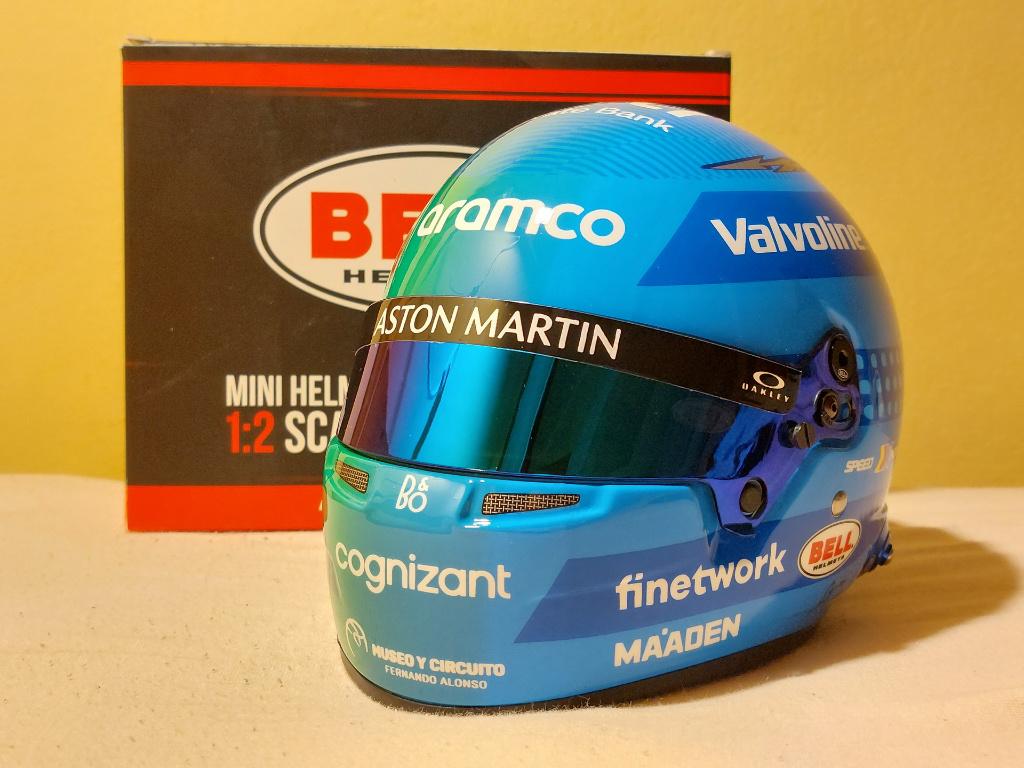 Casque Fernando Alonso Aston Martin F1 GP Las Vegas 2024 1:2, Collections, Envoi, Neuf, ForTwo