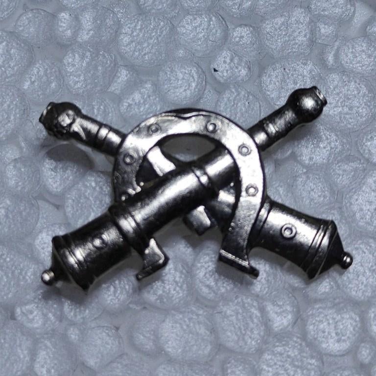 Emblème de col belge pour artillerie montée, couleur argent, Enlèvement ou Envoi, Armée de terre, Emblème ou Badge
