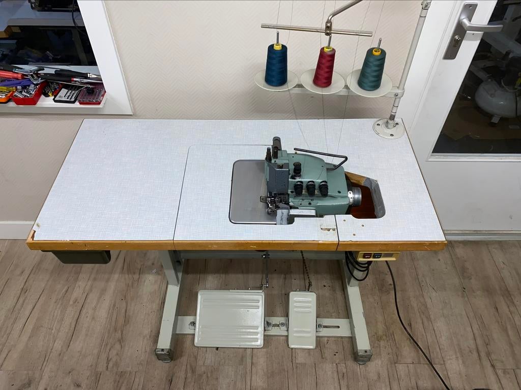Industriële lockmachine overlock 3draad babylock werkend, Hobby en Vrije tijd, Naaimachines en Toebehoren, Ophalen of Verzenden