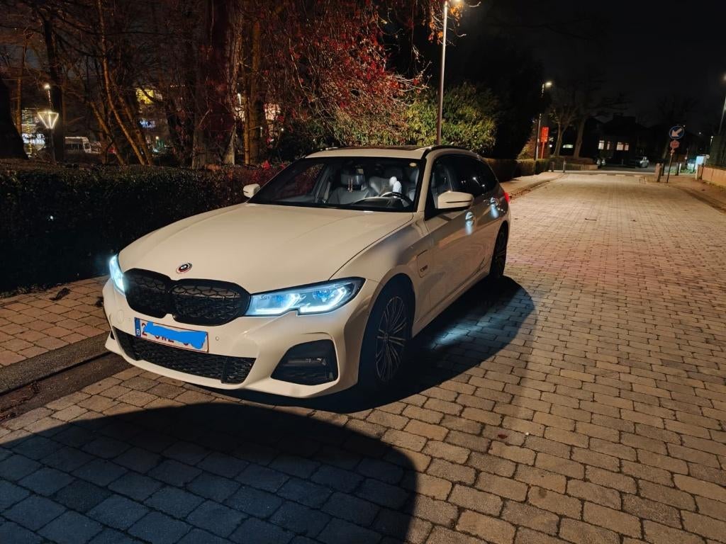 bmw 330E Très bon état, (tva récupérable), Autos, BMW, Electronic Stability Program (ESP), Achat, Alcantara, Bleu